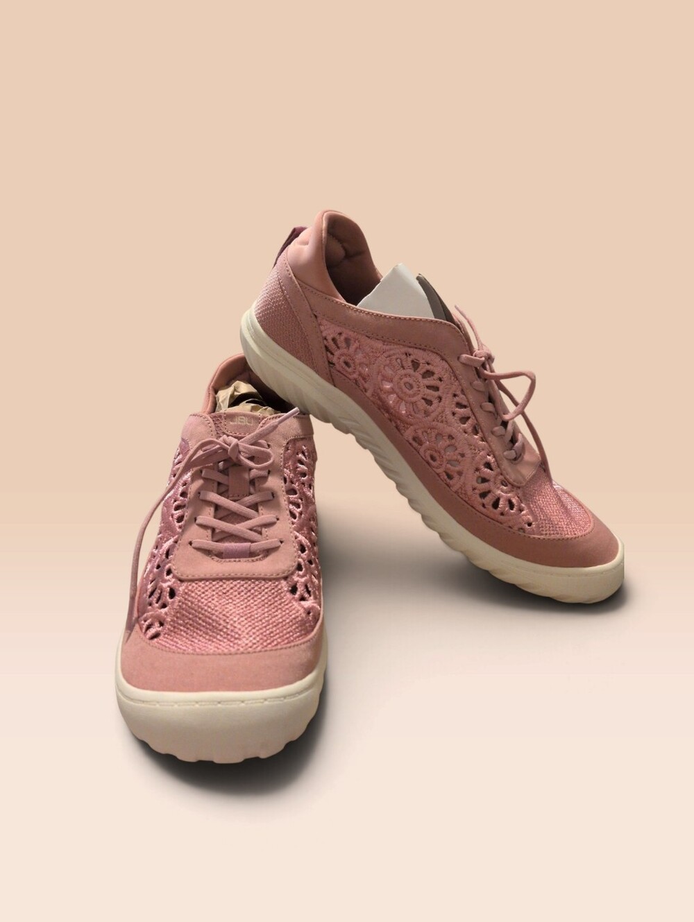 JBU Solar Sneaker Size 9.5 Color Blush Nib